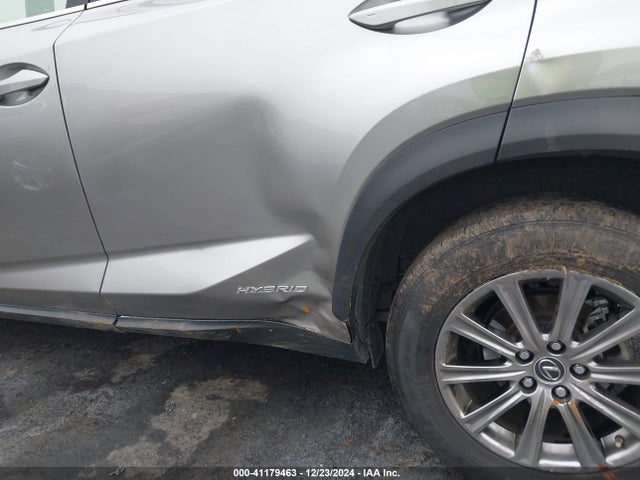 Lexus NX 300H 2020 JTJAJRDZ3L2128219 Image 17