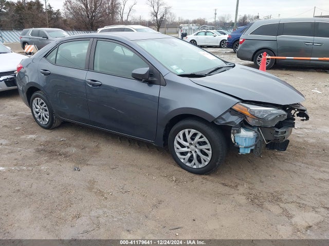 Toyota COROLLA LE 2018 5YFBURHE5JP791666 Image 1
