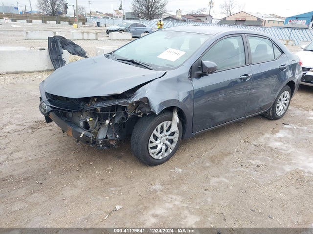 Toyota COROLLA LE 2018 5YFBURHE5JP791666 Image 2