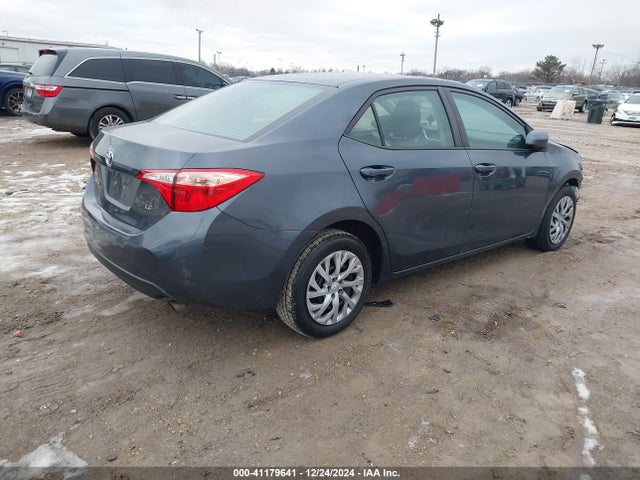 Toyota COROLLA LE 2018 5YFBURHE5JP791666 Image 4