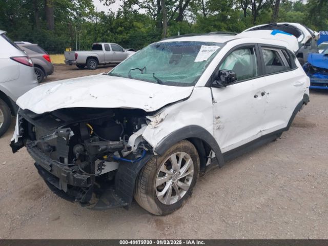 KM8J2CA46KU949397 Hyundai TUCSON SE