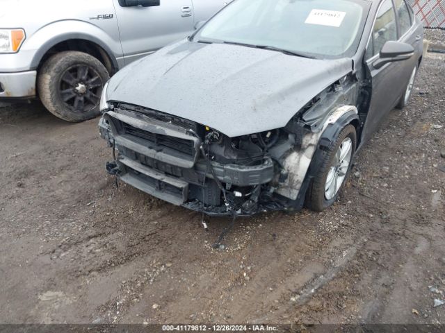 3FA6P0HD6JR130711 Ford FUSION SE