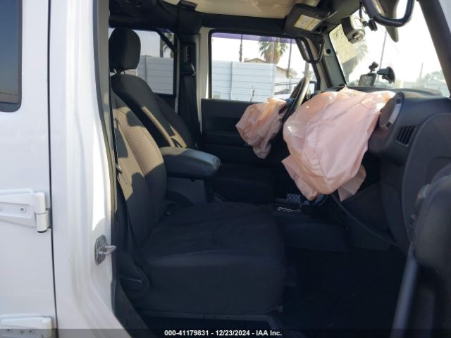 1C4HJWDG7EL263439 Jeep Wrangler Unlimited Sport