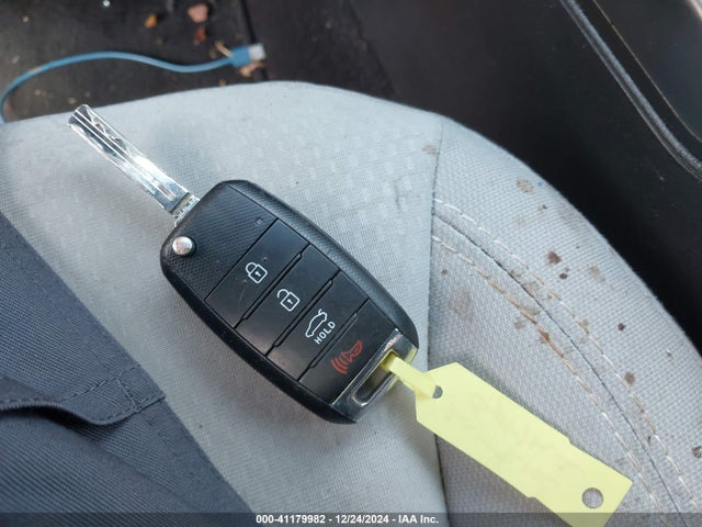 KIA Optima Lx 2015 5XXGM4A77FG375056 Image 11