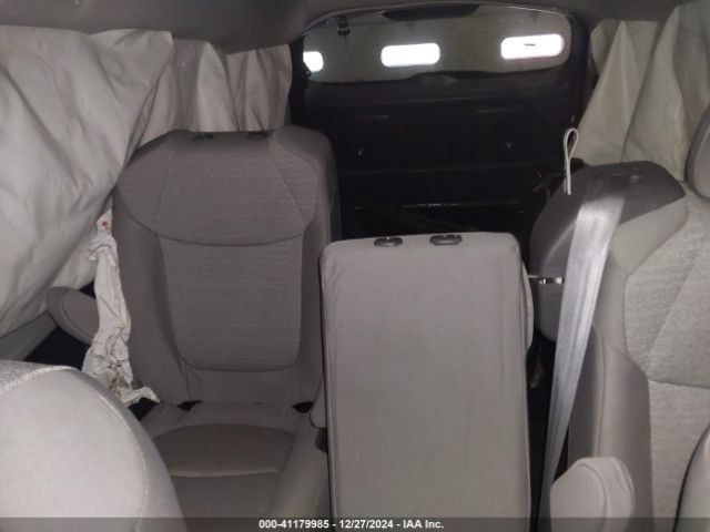 5TDKRKEC4NS129621 Toyota SIENNA LE