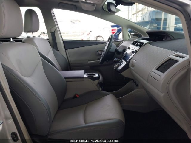 JTDZN3EU0FJ025828 Toyota PRIUS V