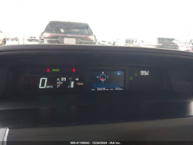 JTDZN3EU0FJ025828 Toyota PRIUS V