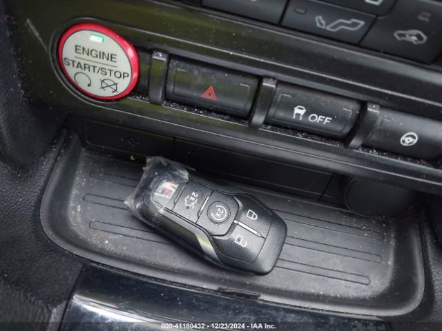 1FA6P8AM1F5388220 Ford Mustang V6