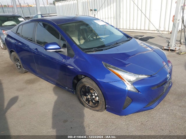 Toyota Prius Two 2016 JTDKBRFU6G3510122 Image 1