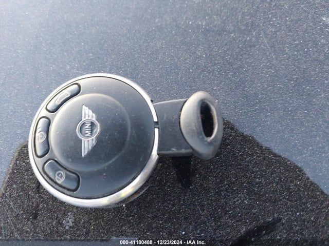 2011 MINI COOPER WMWSU3C55BT184100 Photo 10