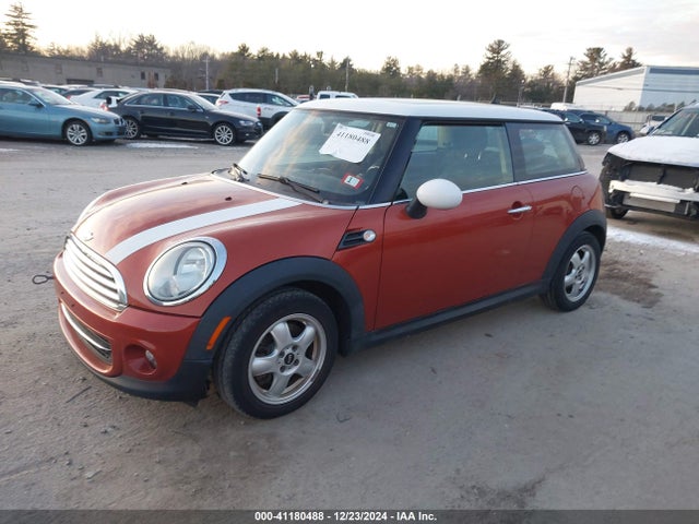 2011 MINI COOPER WMWSU3C55BT184100 Photo 1
