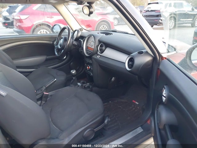 2011 MINI COOPER WMWSU3C55BT184100 Photo 4