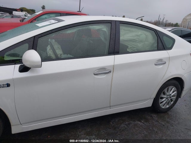 Toyota Prius Plug-in Advanced 2014 JTDKN3DP5E3052927 Image 14