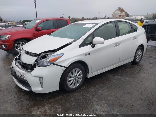 Toyota Prius Plug-in Advanced 2014 JTDKN3DP5E3052927 Image 2