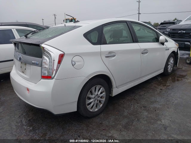 Toyota Prius Plug-in Advanced 2014 JTDKN3DP5E3052927 Image 4