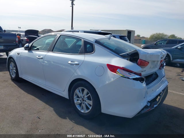 KIA Optima Lx 2018 5XXGT4L33JG249959 Image 3