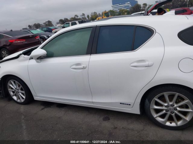 JTHKD5BHXE2189876 Lexus CT 200H