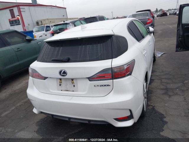 JTHKD5BHXE2189876 Lexus CT 200H