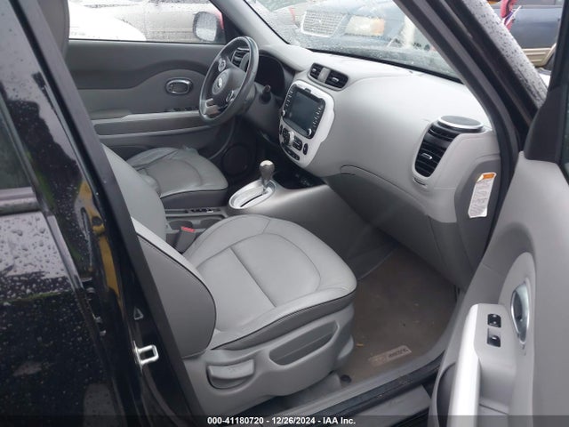 KNDJX3AE2G7017962 KIA Soul Ev +
