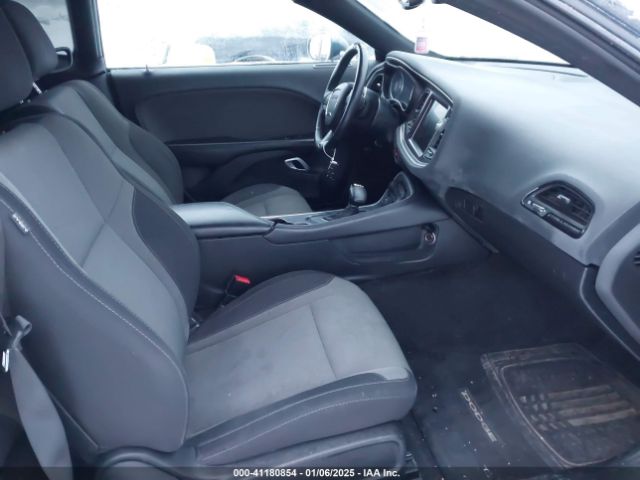 2C3CDZAG7FH856213 Dodge Challenger Sxt