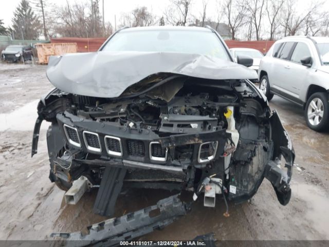 3C4NJDBB4JT161349 Jeep Compass Latitude 4x4