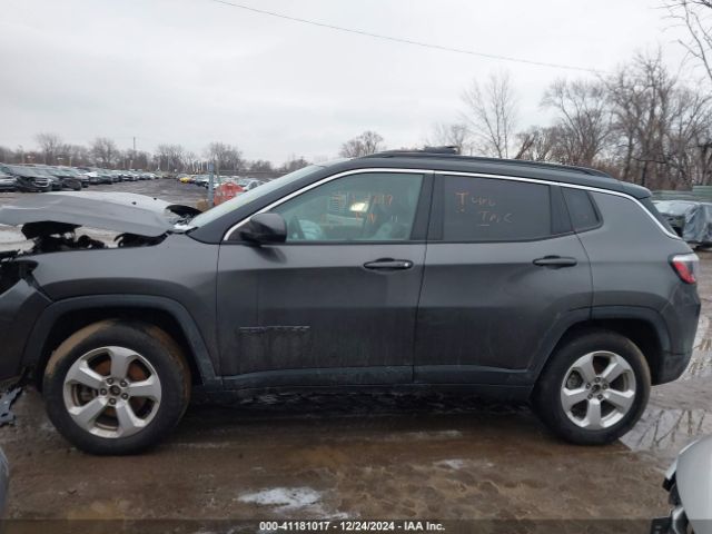 3C4NJDBB4JT161349 Jeep Compass Latitude 4x4