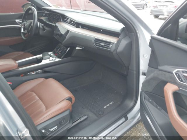 WA1VABGE5KB021153 Audi E-tron Premium Plus