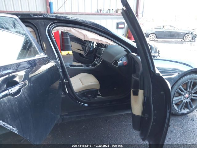SAJAD4FX8KCP49006 Jaguar Xe 25t Premium