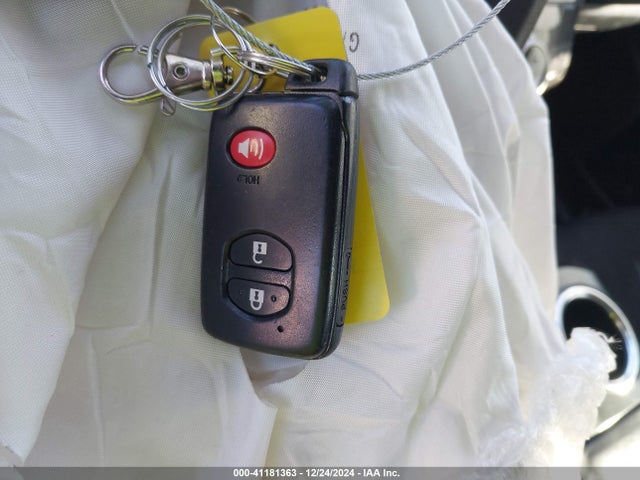 Toyota Prius V Two 2015 JTDZN3EU0FJ037056 Image 11