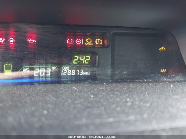 Toyota Prius V Two 2015 JTDZN3EU0FJ037056 Image 15