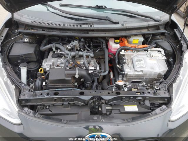JTDKDTB3XG1119989 Toyota Prius C Two