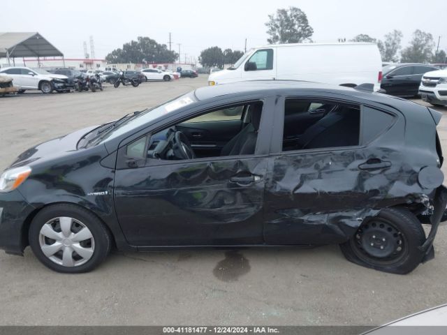 JTDKDTB3XG1119989 Toyota Prius C Two