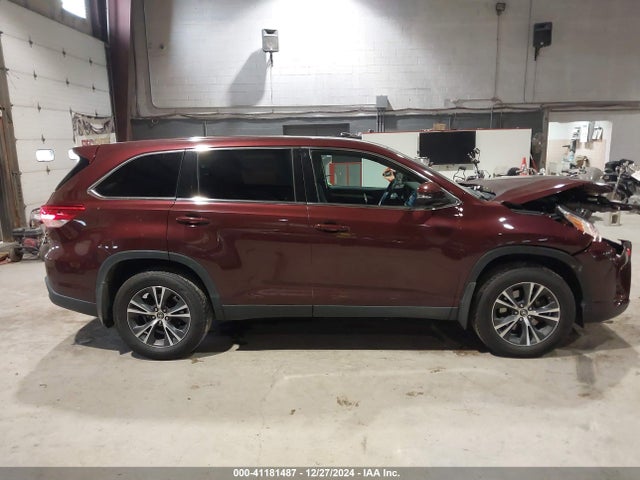 Toyota Highlander Le 2019 5TDBZRFH0KS989286 Image 13