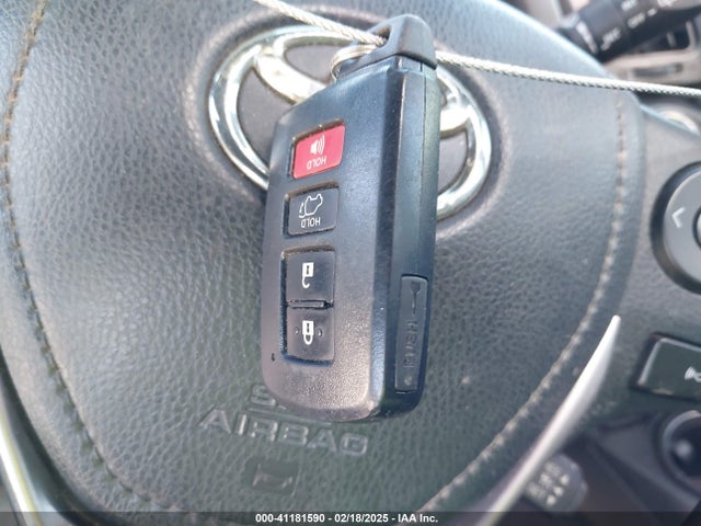 Toyota RAV4 SE 2016 JTMNFREV3GJ072022 Image 11