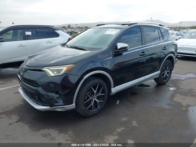 Toyota RAV4 SE 2016 JTMNFREV3GJ072022 Image 2
