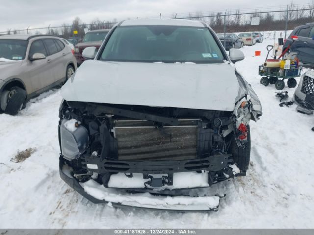 5NMS2CAD9KH088605 Hyundai Santa Fe Se