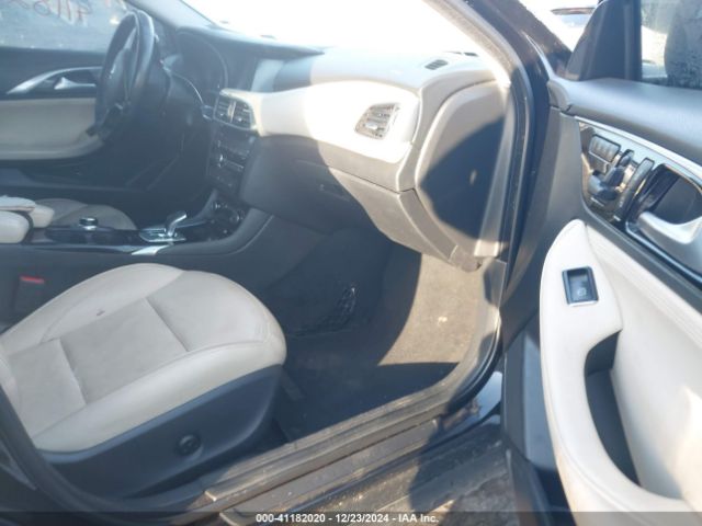 SJKCH5CR3JA048520 Infiniti Qx30 Luxury