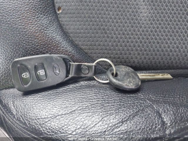 KM8JUCAG8FU104237 Hyundai TUCSON SE
