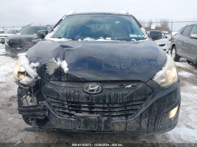 KM8JUCAG8FU104237 Hyundai TUCSON SE