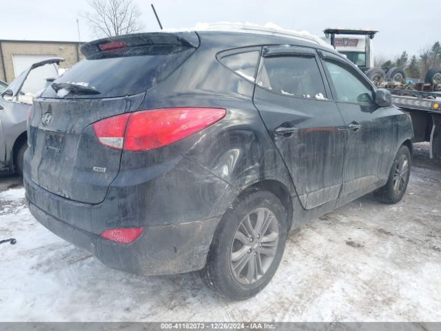 KM8JUCAG8FU104237 Hyundai TUCSON SE
