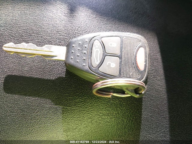 Chrysler 200 Touring 2014 1C3CCBBG3EN114812 Image 11