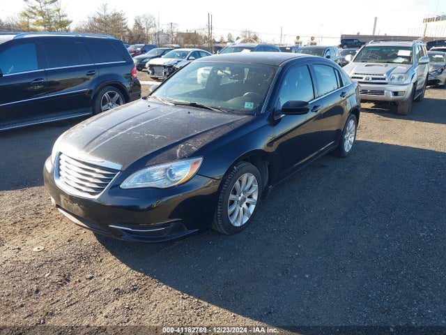 1C3CCBBG3EN114812 Chrysler 200 Touring