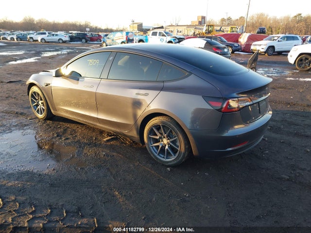 2022 TESLA MODEL 3 5YJ3E1EB9NF176410 Photo 2