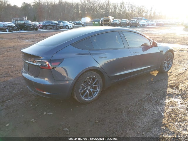 2022 TESLA MODEL 3 5YJ3E1EB9NF176410 Photo 3