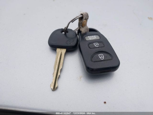 5NPDH4AE4FH556237 Hyundai ELANTRA SE