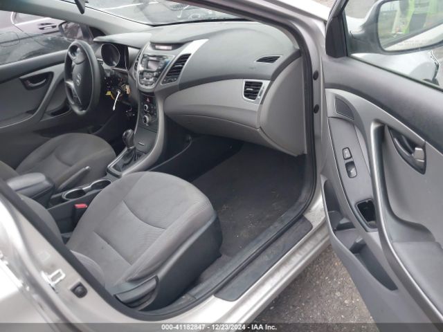5NPDH4AE4FH556237 Hyundai ELANTRA SE