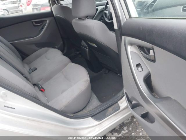 5NPDH4AE4FH556237 Hyundai ELANTRA SE