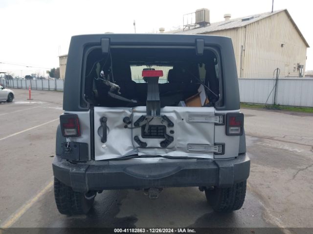 1C4BJWDG4FL557193 Jeep Wrangler Unlimited Sport