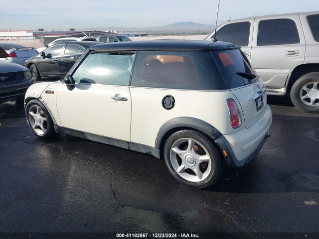 2004 MINI COOPER WMWRC33444TJ53500 Photo 2