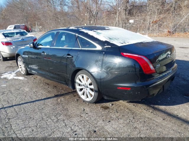 2011 JAGUAR XJ SAJWA1GE7BMV03312 Photo 2